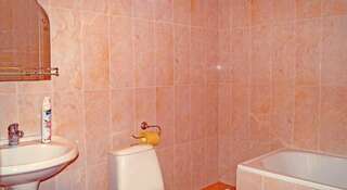 Гостиница Krokus Guest House Адлер Стандартный двухместный номер с 1 кроватью-1